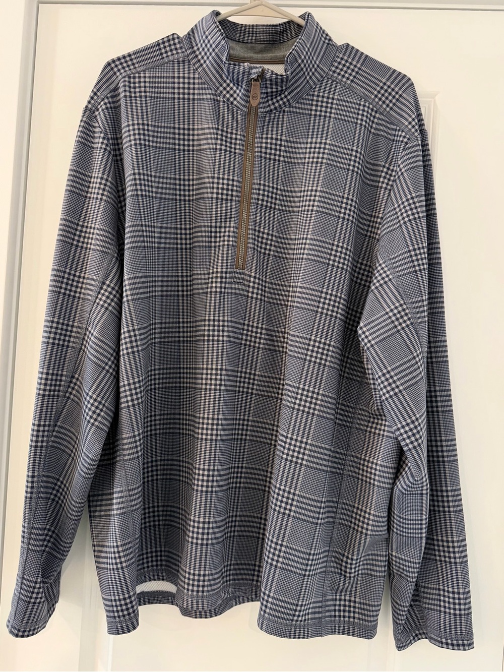Vineyard Vines Men's Grey Plaid Quarter-Zip Sweater